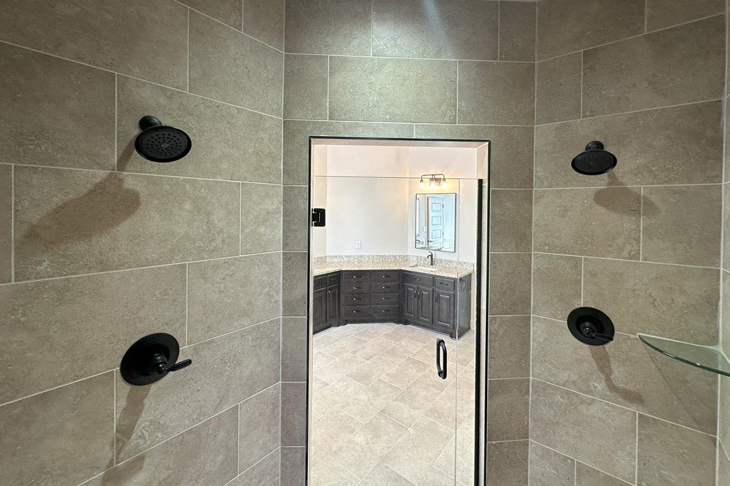 MasterBath Shower With Double Shower Heads