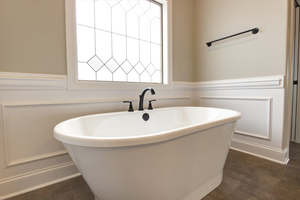 MasterBath Freestanding Soaker Tub